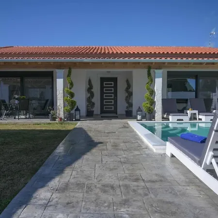 Diamonds Villa