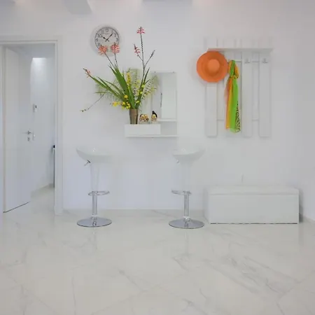 Villa Diamonds
